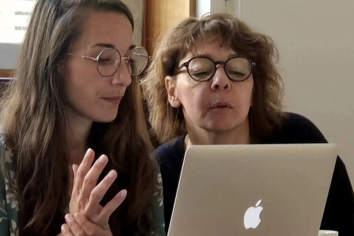 Karine Valette et Céline Thibaud en séance de travail